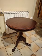 Ξύλινο τραπέζι διάμετρος 60cm ύψος 64cm