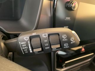 Kgm Tivoli 2025 PREMIUM-thumb-27