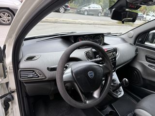 Lancia Ypsilon 2013 1.3 MULTIJET DIESEL-thumb-23