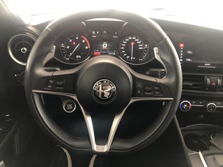 Alfa Romeo Giulia 2016-thumb-7