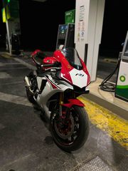 Yamaha YZF-R1 2015