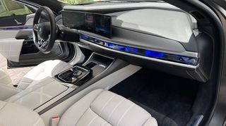 Bmw i7 2024 Bmw i7 M70 xDrive Sedan Series	G70 Bosganas-thumb-22