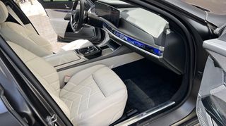 Bmw i7 2024 Bmw i7 M70 xDrive Sedan Series	G70 Bosganas-thumb-23