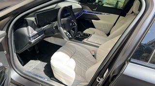 Bmw i7 2024 Bmw i7 M70 xDrive Sedan Series	G70 Bosganas-thumb-24