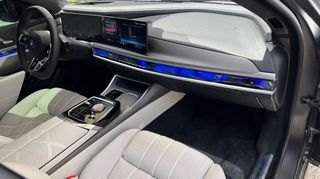 Bmw i7 2024 Bmw i7 M70 xDrive Sedan Series	G70 Bosganas-thumb-29