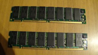 Δύο μνήμες RAM SDRAM HYUNDAI HY57V6516208 - 16 MB - Συλλεκτικό