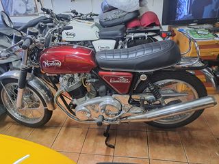 Norton Commando 1974