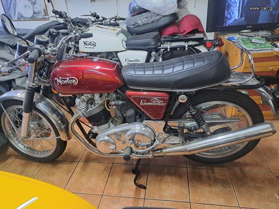 Norton Commando 1974