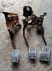 Πεταλιερα για Honda Civic 96-00 με Momo καλύμματα.