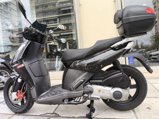 Aprilia SportCITY 300 2011-thumb-3