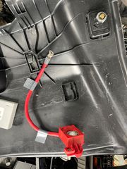 Πόλος θετικός Ε90