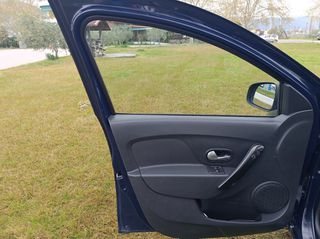 Dacia Sandero 2018 Automatic-thumb-10