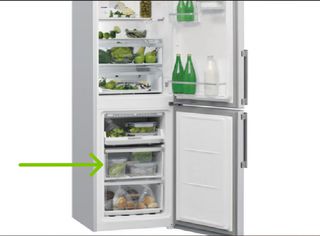 Ένα καινούργιο συρτάρι άνω κατάψυξης Freeze Box Κωδικός W11226482: Μήκος 42cm - Βάθος 38cm - Ύψος 16cm