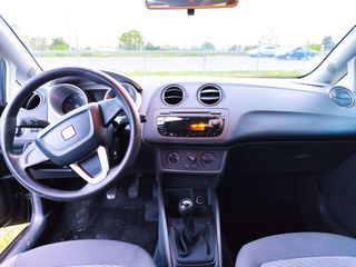 Seat Ibiza 2011 TSI-thumb-9