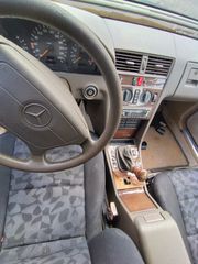 Mercedes c180-thumb-7