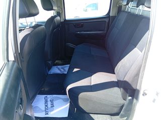 Toyota Hilux 2015-thumb-11