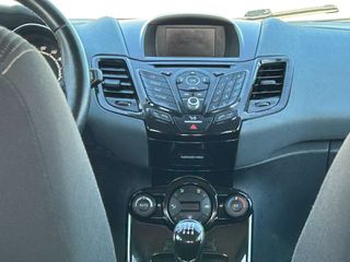 Ford Fiesta 2016-thumb-5