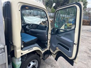 Ανατροπή Mitsubishi 2012 FUSO-thumb-16