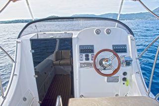 Attack 2025 750 cabin-thumb-12