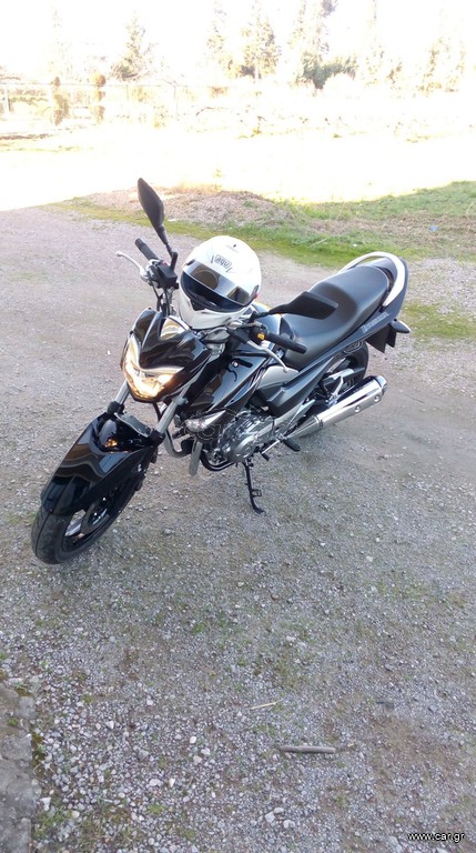 Suzuki Inazuma 250 2015