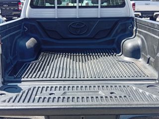 Toyota Hilux 2015-thumb-6