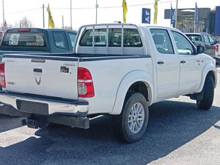 Toyota Hilux 2015-thumb-7