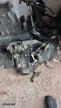 DACIA DASTER 1600 16V ΣΑΣΜΑΝ ΧΕΙΡΟΚΙΝΗΤΟ ΣΕ ΑΡΙΣΤΗ ΚΑΤΑΣΤΑΣΗ  Kod JR5380