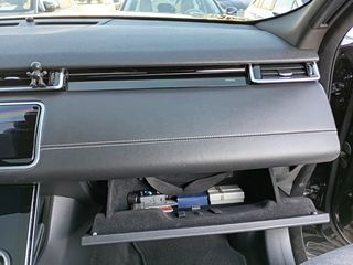 Land Rover Range Rover Velar 2020 R-DYNAMIC-thumb-42