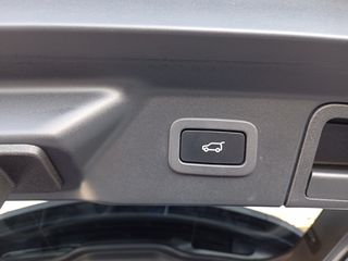Land Rover Range Rover Velar 2020 R-DYNAMIC-thumb-30