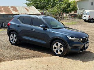 Volvo XC40 2021 T3-thumb-1