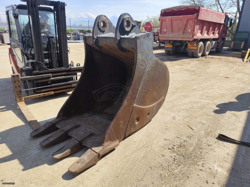 Κουβάδες CAT 2010 30-50 ton.