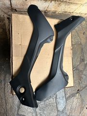 Πλαϊνά πλαστικά triumph tiger 1050 ζεύγος