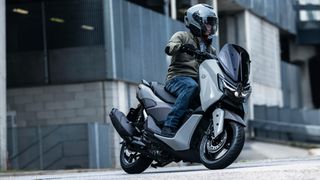 Yamaha NMAX 125 Tech Max EU5+ 2026 ΔΩΡΟΕΠΙΤΑΓΗ 220€  ΕΤΟΙΜΟΠΑΡΑΔΟΤΟ ΣΕ CERAMIC GREY!!!-thumb-1