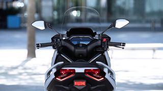 Yamaha XMAX 300 Tech Max+ EU5+ 2026 ΔΩΡΑ ΑΞΙΑΣ 500€ !!! ΝΕΑ ΤΙΜΗ !!! TECH MAX +-thumb-2
