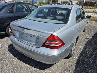 Mercedes-Benz C 200 2005-thumb-2