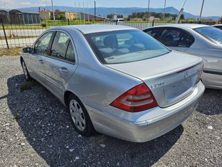 Mercedes-Benz C 200 2005-thumb-3