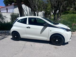 Toyota Aygo 2015-thumb-2