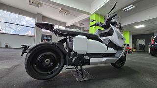 Bmw CE 04 2022-thumb-12