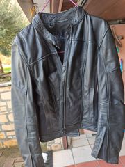 Δερμάτινο μπουφάν μηχανής γυναικείο