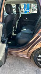 Mercedes-Benz B 250 2023 e-thumb-11