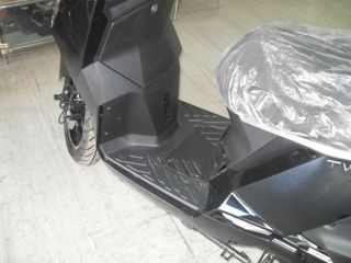 Peugeot Tweet 2025 200-thumb-2