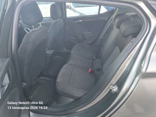 Opel Astra 2018-thumb-19