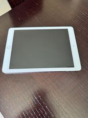 iPad 6th gen 32gb silver-thumb-2