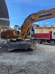 Εκσκαφέας Με Λάστιχα Liebherr 2004 A924B