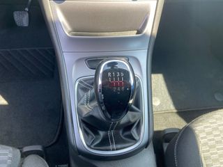 Opel Astra 2016-thumb-21