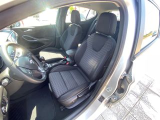 Opel Astra 2016-thumb-23
