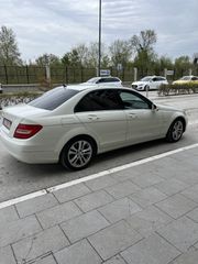 Mercedes-Benz 220 2010 c