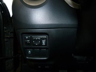 Nissan Juke 2011 TEKNA-thumb-21