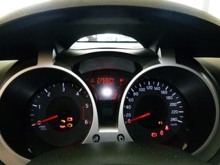 Nissan Juke 2011 TEKNA-thumb-24