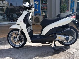 Piaggio Carnaby 300 2012
